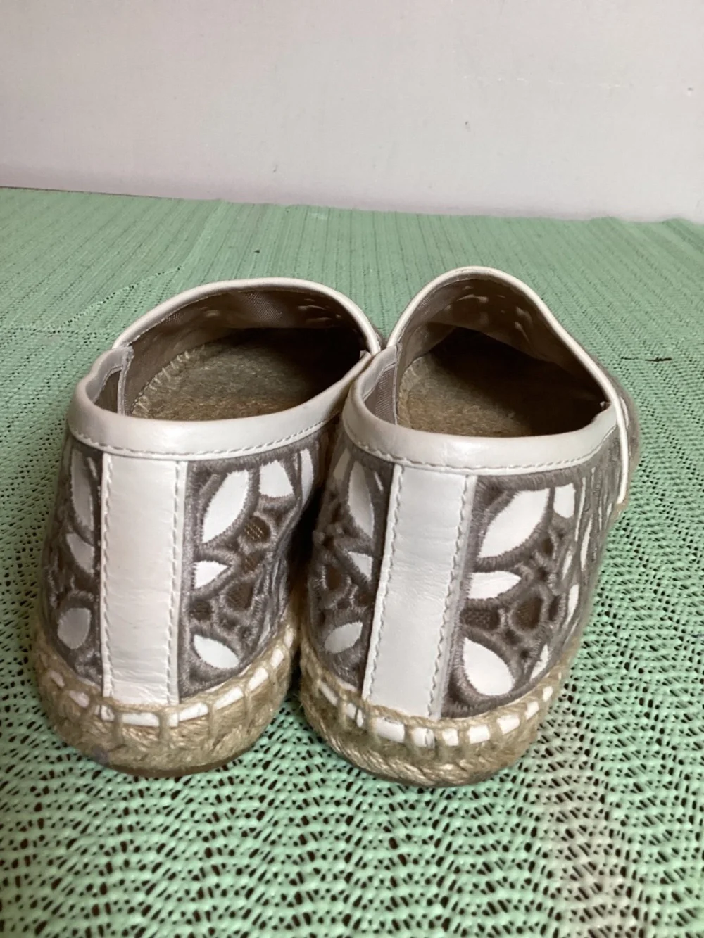 Tory Burch Rhea Lace cut out Espadrille feminine dainty ,preppy slip on SZ 7